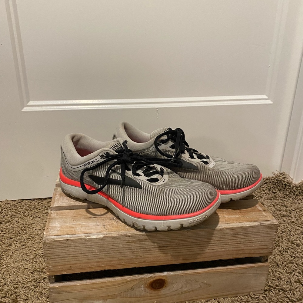 Brooks Running Shoes, Size: 8